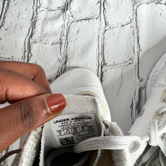 Under Armour Shoes - Picture 9 of 9